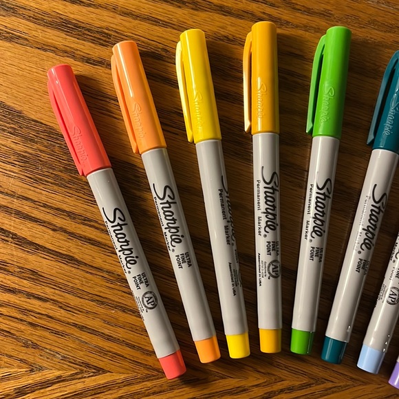 New Sharpie Ultra Fine Point Colored Permanent Markers 10 Count Like New - Picture 3 of 6